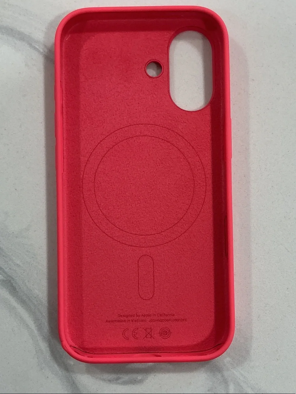Apple Silicone iPhone 17 Mag Safe Case in Pink